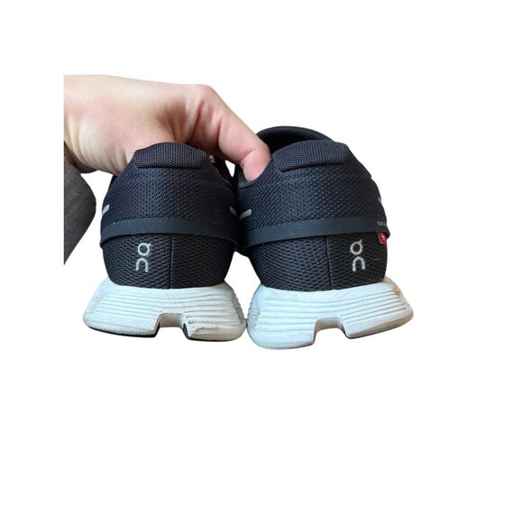 On Cloud Running Sneakers Black White size 8 - Picture 6 of 9